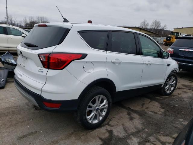 1FMCU9GD8KUB43395 - 2019 FORD ESCAPE SE WHITE photo 3