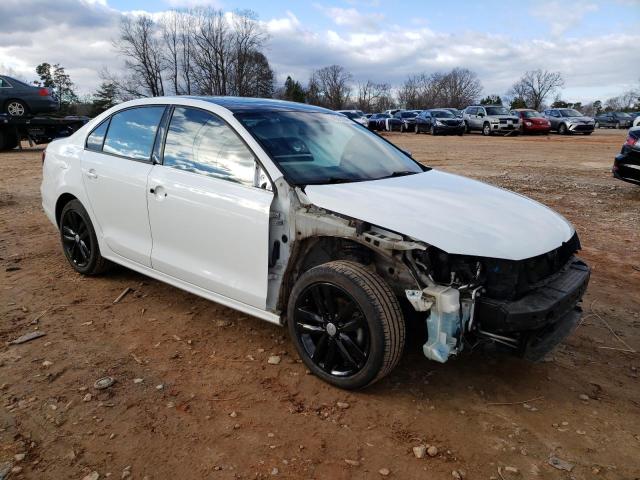 3VWD17AJ6JM237876 - 2018 VOLKSWAGEN JETTA SPORT WHITE photo 4