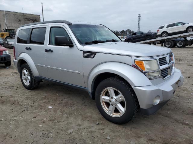 1D8GU58K87W527606 - 2007 DODGE NITRO SLT GRAY photo 4