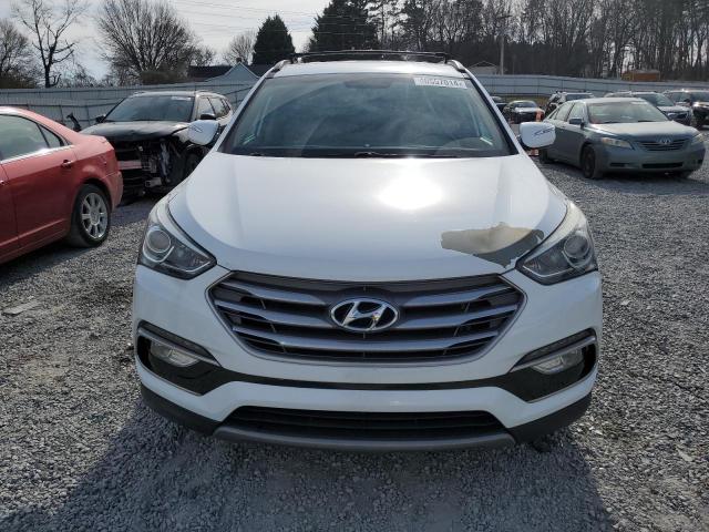 5NMZUDLB5HH013421 - 2017 HYUNDAI SANTA FE S WHITE photo 5