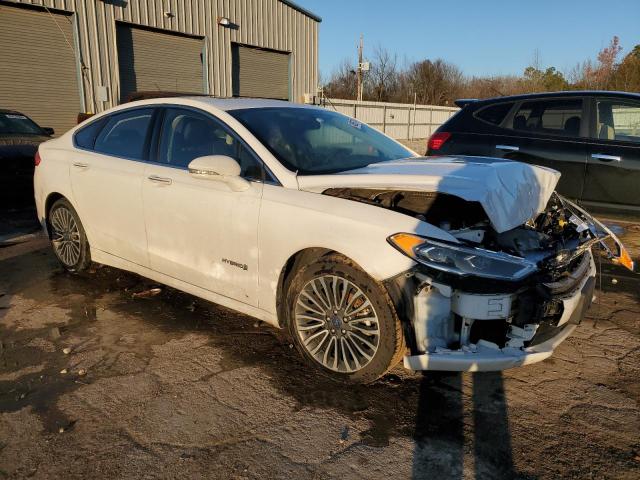 3FA6P0RU9HR223439 - 2017 FORD FUSION TITANIUM HEV WHITE photo 4