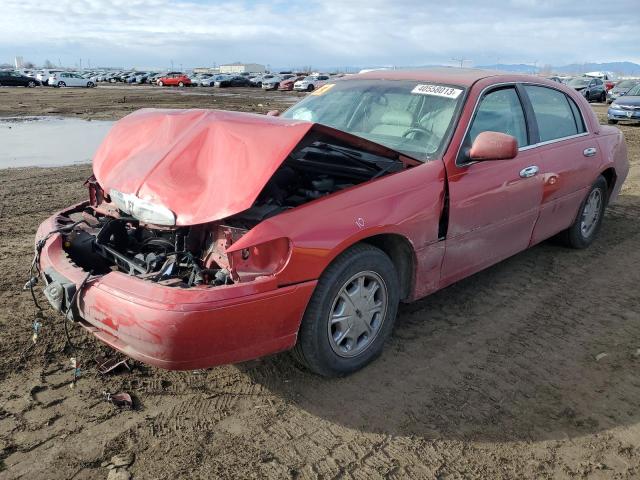 1LNFM82W8WY717752 - 1998 LINCOLN TOWN CAR SIGNATURE RED photo 1