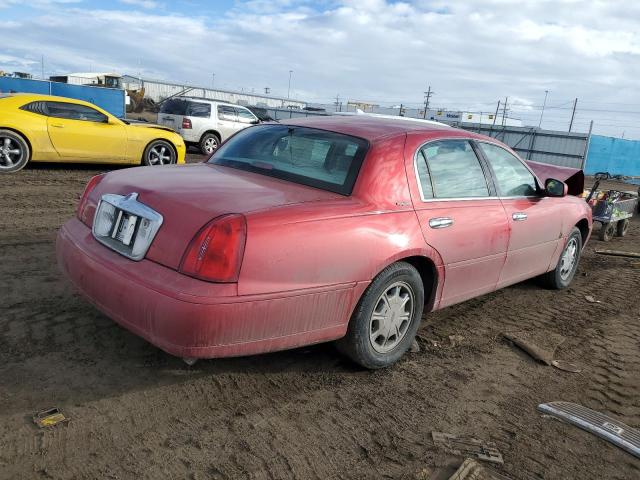 1LNFM82W8WY717752 - 1998 LINCOLN TOWN CAR SIGNATURE RED photo 3