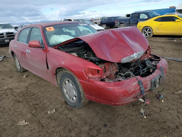 1LNFM82W8WY717752 - 1998 LINCOLN TOWN CAR SIGNATURE RED photo 4