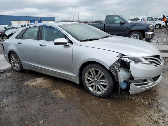 3LN6L2J92DR805459 - 2013 LINCOLN MKZ SILVER photo 4