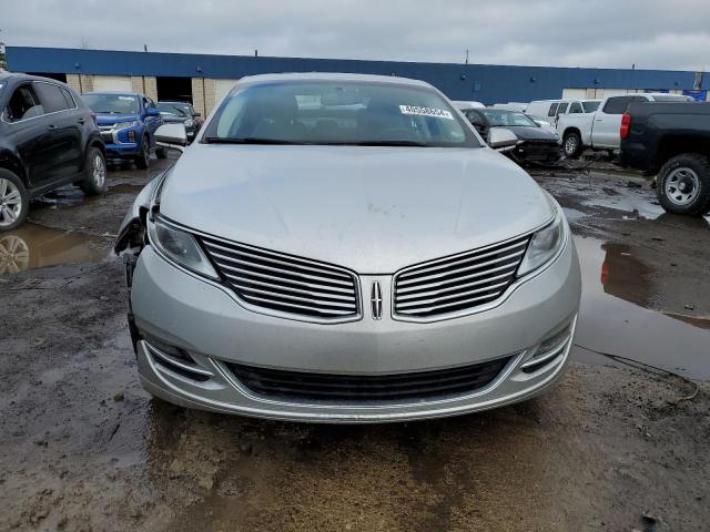 3LN6L2J92DR805459 - 2013 LINCOLN MKZ SILVER photo 5