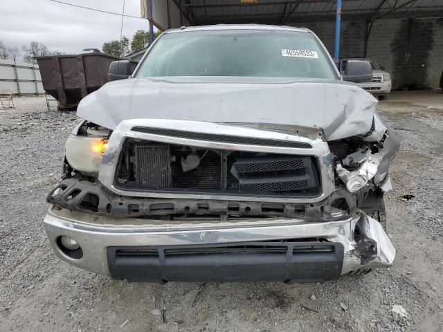 5TFRY5F15AX078327 - 2010 TOYOTA TUNDRA DOUBLE CAB SR5 SILVER photo 11