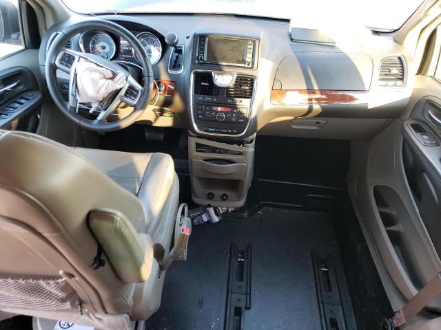 2C4RC1BG4DR669754 - 2013 CHRYSLER TOWN & COU TOURING RED photo 8