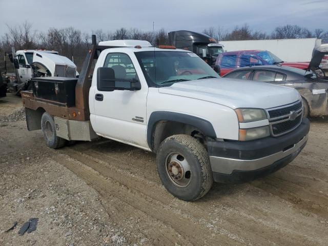 1GBJK34D66E154189 - 2006 CHEVROLET SILVERADO K3500 WHITE photo 4