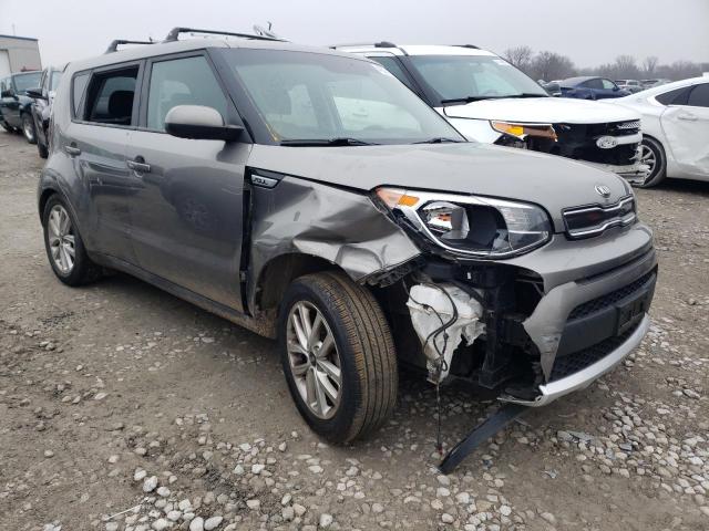 KNDJP3A50J7504973 - 2018 KIA SOUL + GRAY photo 4