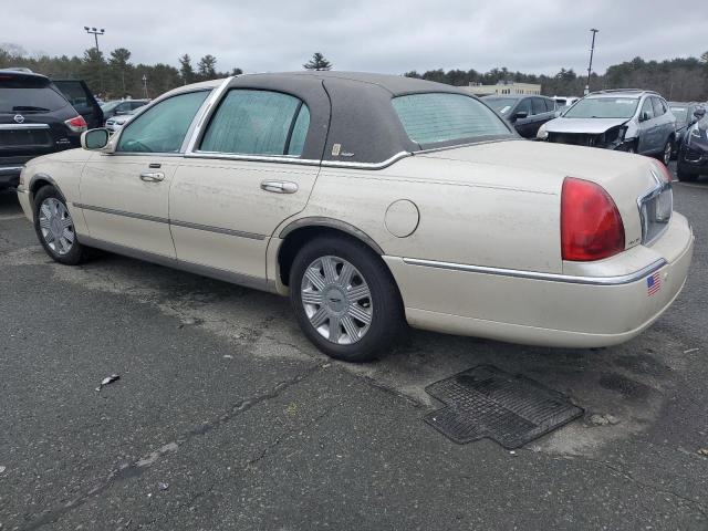 1LNHM83W03Y632777 - 2003 LINCOLN TOWN CARTIER CREAM photo 2