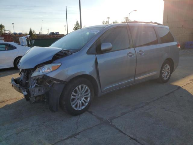 5TDYK3DC6DS336550 - 2013 TOYOTA SIENNA XLE SILVER photo 1