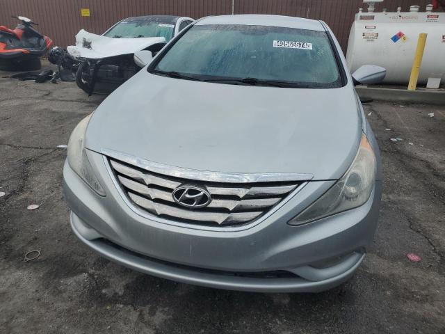 5NPEC4AB6DH745543 - 2013 HYUNDAI SONATA SE SILVER photo 5