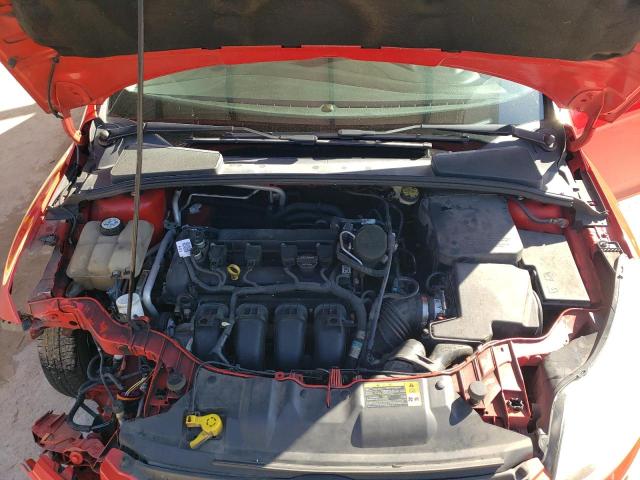 1FAHP3F2XCL342802 - 2012 FORD FOCUS SE RED photo 11
