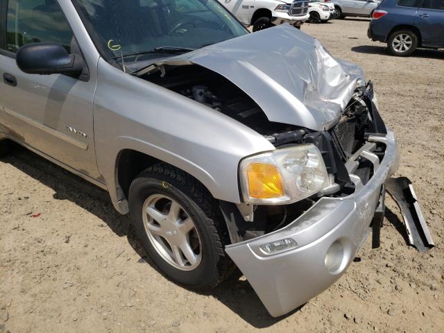 1GKDT13S562123547 - 2006 GMC ENVOY SILVER photo 9