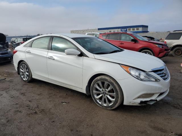 5NPEC4AC0DH696512 - 2013 HYUNDAI SONATA SE WHITE photo 4