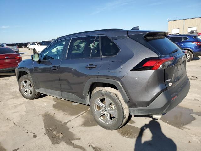 2T3P1RFV8NC308573 - 2022 TOYOTA RAV4 XLE GRAY photo 2