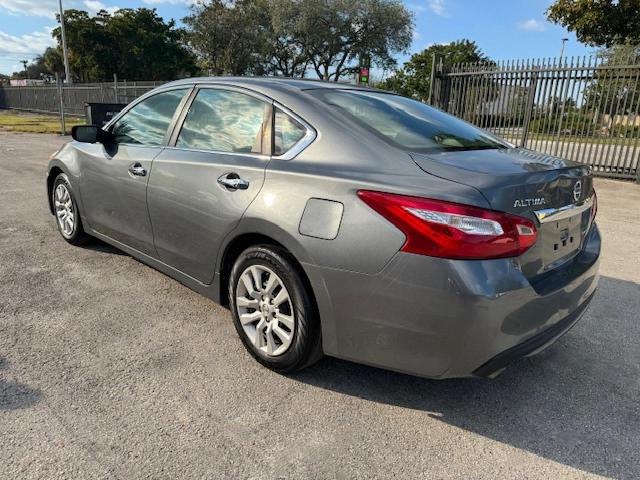 1N4AL3AP4HN304249 - 2017 NISSAN ALTIMA 2.5 GRAY photo 2