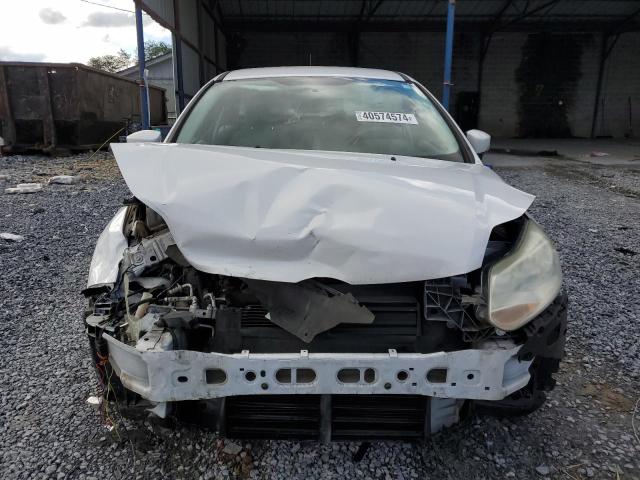 1FADP3K29DL145707 - 2013 FORD FOCUS SE WHITE photo 5