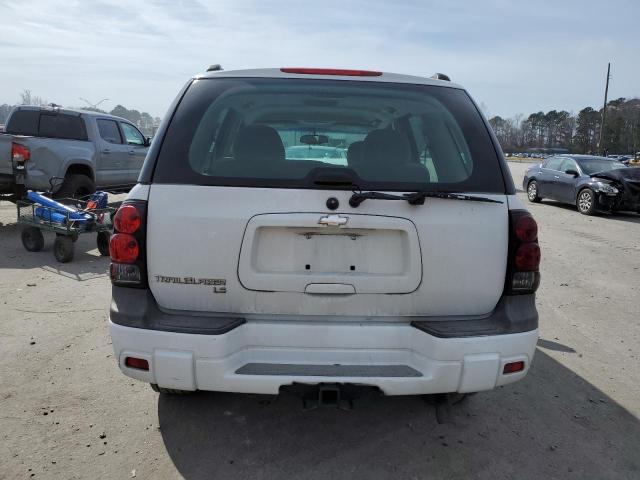 1GNDT13S262315303 - 2006 CHEVROLET TRAILBLAZE LS WHITE photo 6