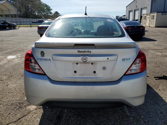 3N1CN7AP4HL804791 - 2017 NISSAN VERSA S SILVER photo 6