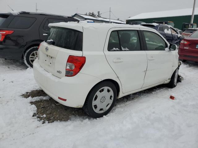 JTKKU4B40C1022186 - 2012 TOYOTA SCION XD WHITE photo 3