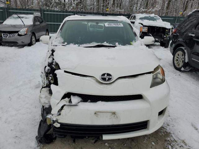 JTKKU4B40C1022186 - 2012 TOYOTA SCION XD WHITE photo 5