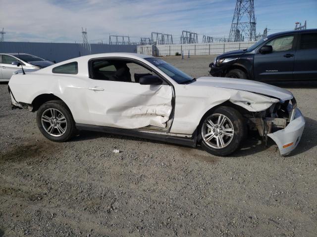 1ZVBP8AN9A5112679 - 2010 FORD MUSTANG WHITE photo 4