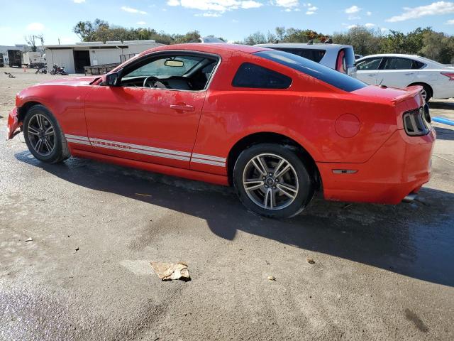 1ZVBP8AM2D5204759 - 2013 FORD MUSTANG RED photo 2