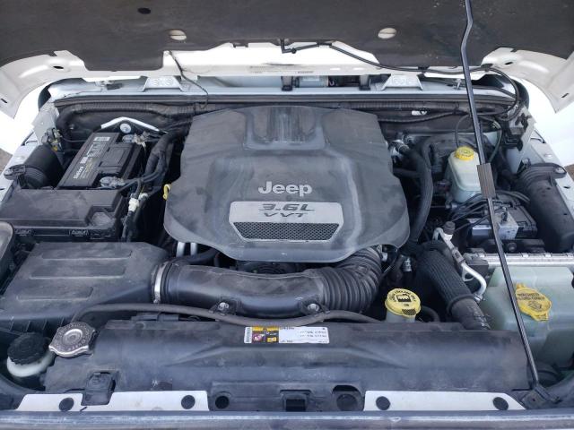 1C4BJWEG2CL205448 - 2012 JEEP WRANGLER U SAHARA WHITE photo 11