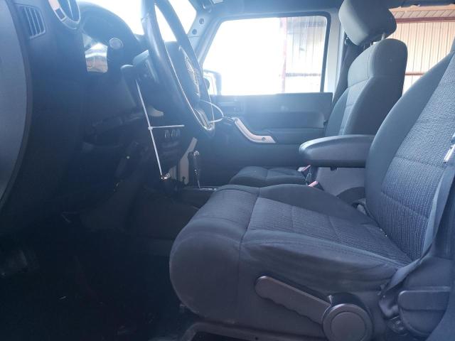 1C4BJWEG2CL205448 - 2012 JEEP WRANGLER U SAHARA WHITE photo 7