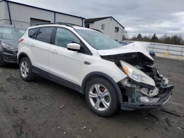 1FMCU9GX5DUD14326 - 2013 FORD ESCAPE SE WHITE photo 4