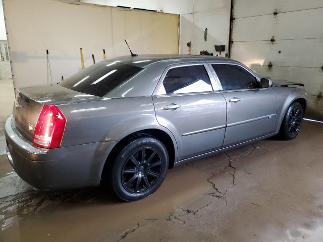 2C3LA63H88H269552 - 2008 CHRYSLER 300C GRAY photo 3