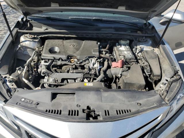 4T1B11HK4JU091619 - 2018 TOYOTA CAMRY L SILVER photo 11