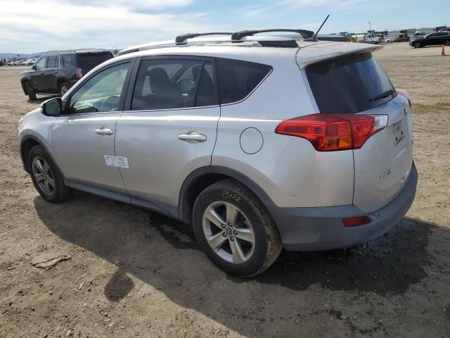 2T3WFREVXFW197376 - 2015 TOYOTA RAV4 XLE SILVER photo 2