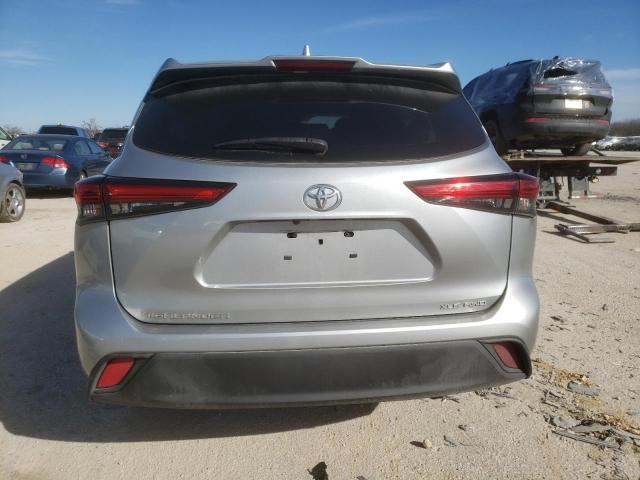 5TDGZRBH1MS524224 - 2021 TOYOTA HIGHLANDER XLE SILVER photo 6