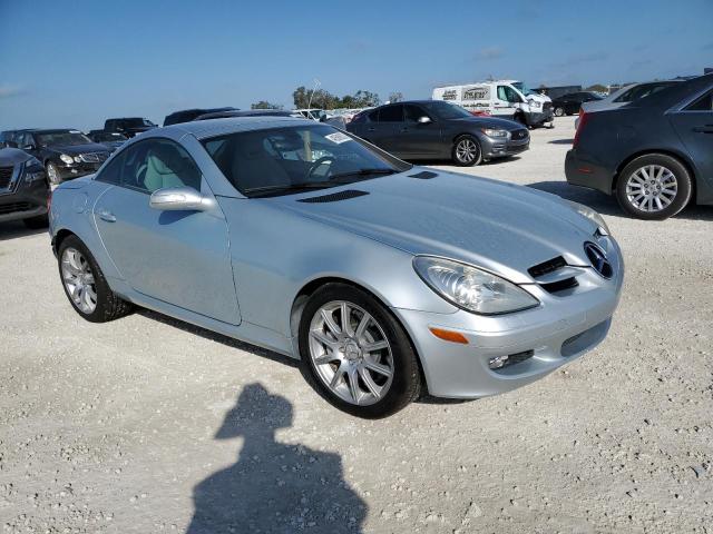 WDBWK56F55F037450 - 2005 MERCEDES-BENZ SLK 350 SILVER photo 4