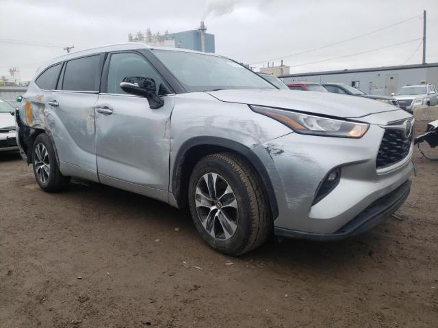 5TDGZRAH8LS500034 - 2020 TOYOTA HIGHLANDER XLE SILVER photo 4
