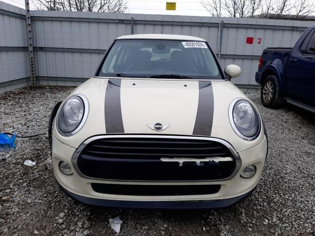 WMWXP5C54J3C65373 - 2018 MINI COOPER CREAM photo 5