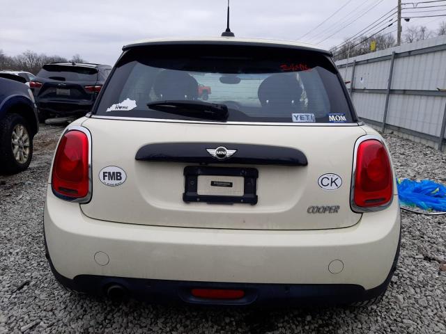 WMWXP5C54J3C65373 - 2018 MINI COOPER CREAM photo 6