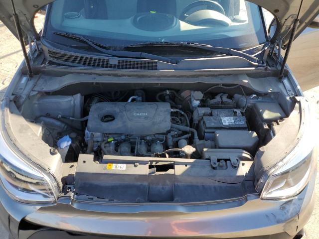 KNDJN2A27K7022556 - 2019 KIA SOUL SILVER photo 11