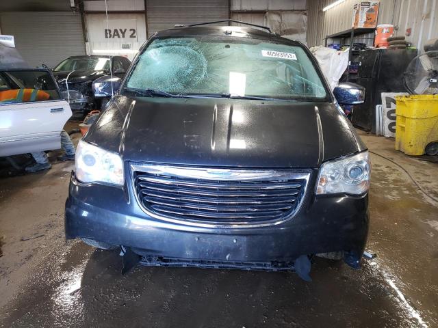 2A4RR6DG8BR758209 - 2011 CHRYSLER TOWN & COU LIMITED GRAY photo 5