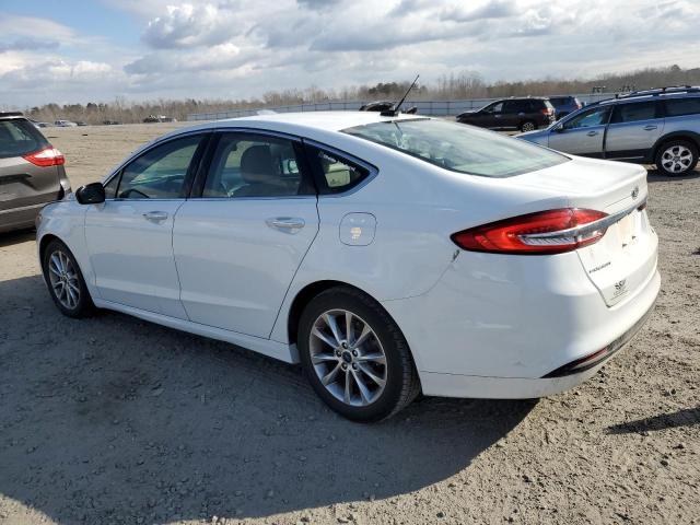 3FA6P0HD0HR114403 - 2017 FORD FUSION SE WHITE photo 2