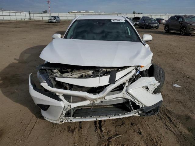 4T1B11HK5KU728020 - 2019 TOYOTA CAMRY L WHITE photo 5