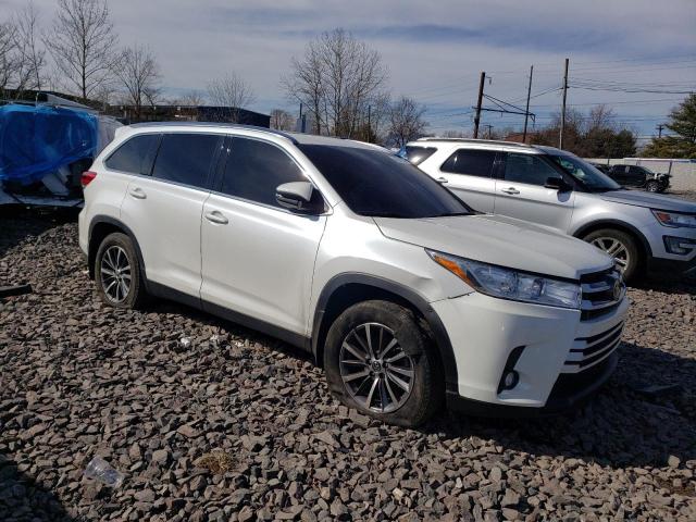 5TDJZRFH7KS923510 - 2019 TOYOTA HIGHLANDER SE WHITE photo 4