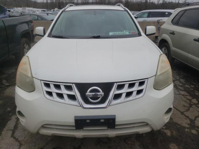 JN8AS5MV5DW108848 - 2013 NISSAN ROGUE S WHITE photo 5