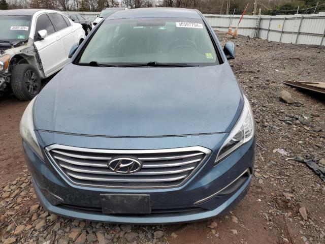 5NPE24AF3GH317259 - 2016 HYUNDAI SONATA SE BLUE photo 5