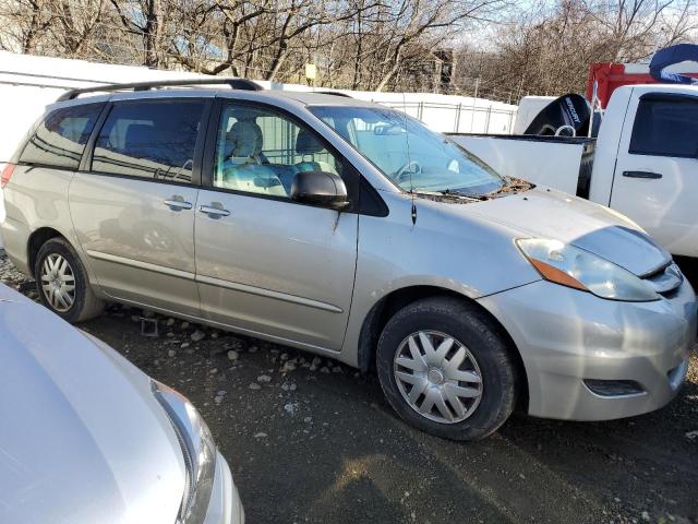 5TDZK23C99S254996 - 2009 TOYOTA SIENNA CE SILVER photo 4