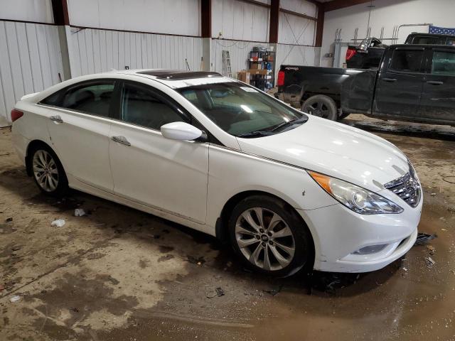 5NPEC4AC7CH415997 - 2012 HYUNDAI SONATA SE WHITE photo 4