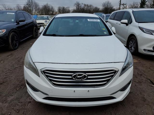 5NPE24AF2FH130383 - 2015 HYUNDAI SONATA SE WHITE photo 5